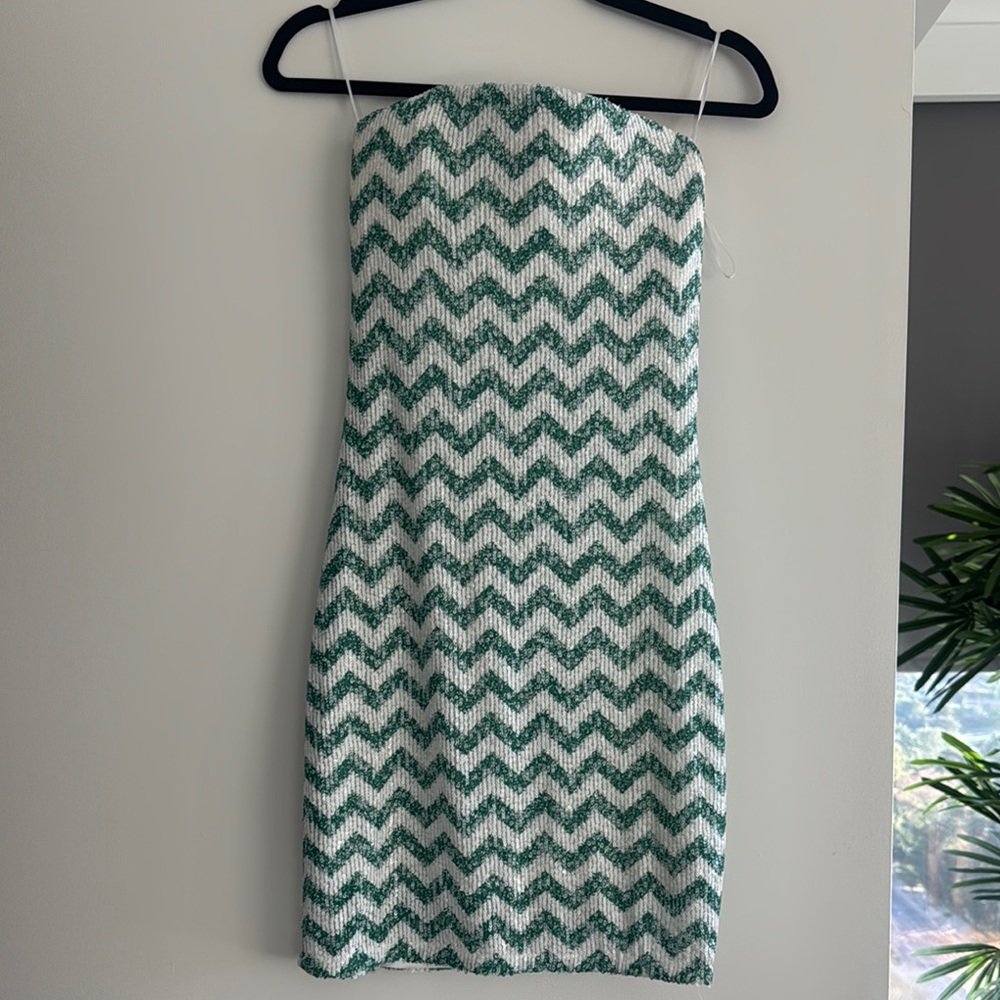Green and White Chic Strapless Dress